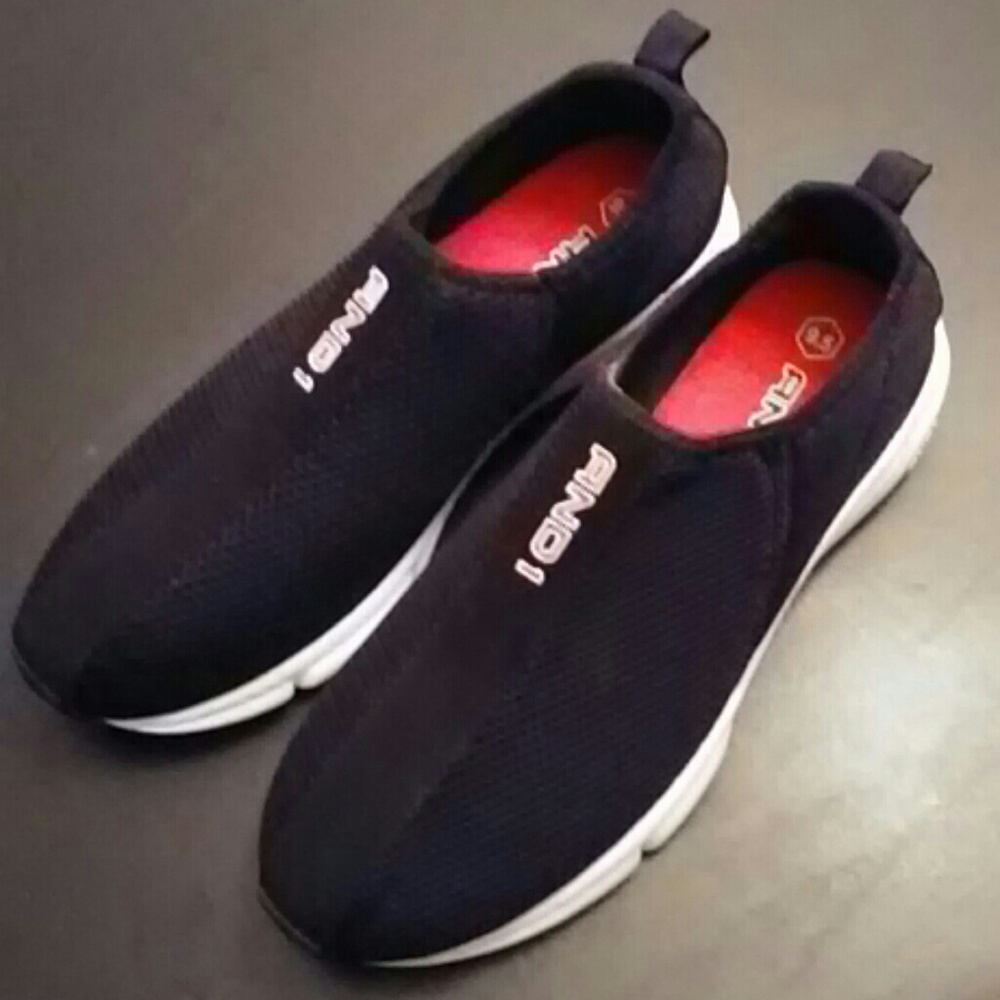 NWOT Mens Athletic Shoes - Picture 2 of 4